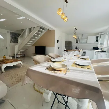 Dom wakacyjny Casa Contemporaine *