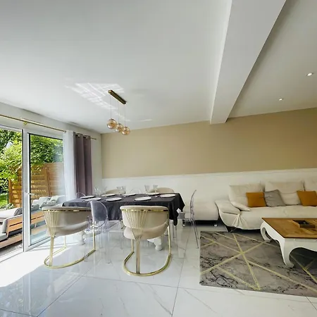 Casa Contemporaine Анже