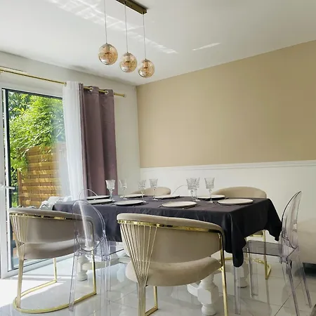 Casa Contemporaine Vakantiehuis *